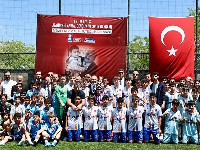 Eyüpsultan'ımızın sevilen ismi Memet Sevim anısına düzenlenen U14 Turnuvası’nın başlama vuruşunu yaptık